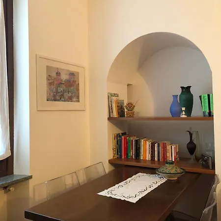 Sisters' House Turyn
